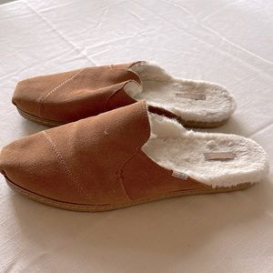 Tan suede Tom’s slip on Mule slipper style